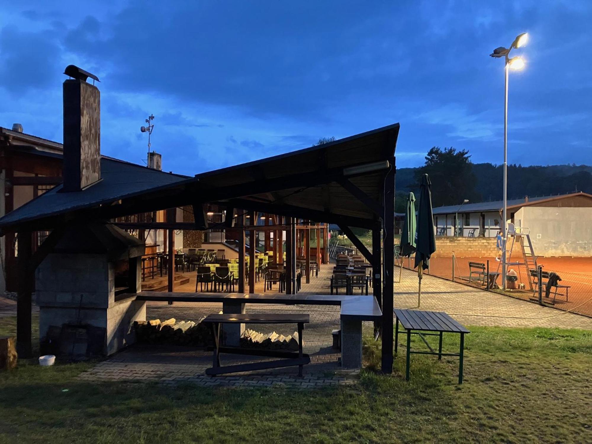 Raj Sportovni A Rekreacni Resort Branzez Kněžmost المظهر الخارجي الصورة