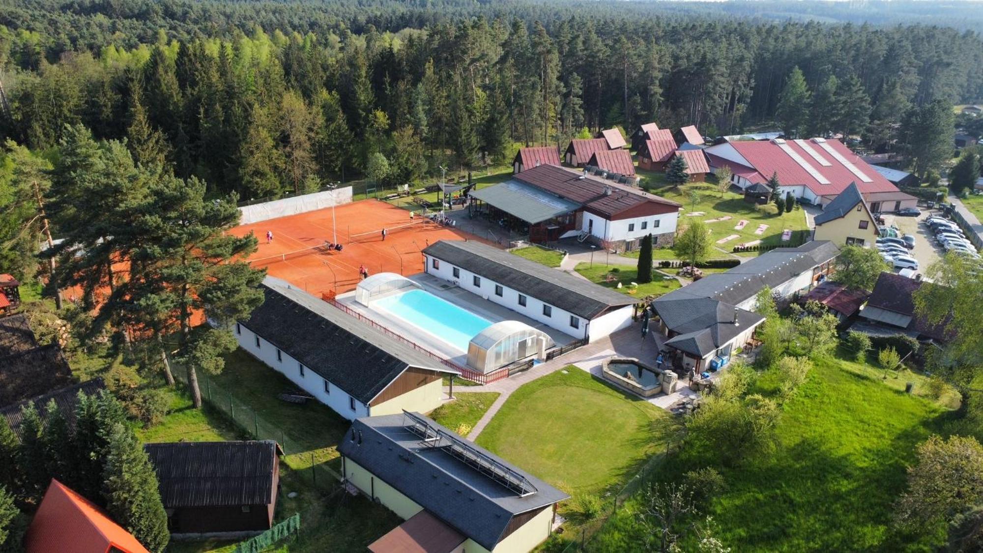 Raj Sportovni A Rekreacni Resort Branzez Kněžmost المظهر الخارجي الصورة