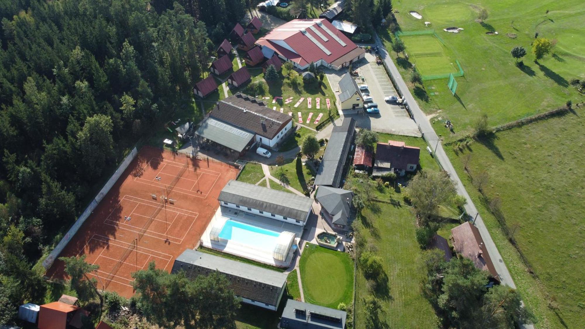 Raj Sportovni A Rekreacni Resort Branzez Kněžmost المظهر الخارجي الصورة